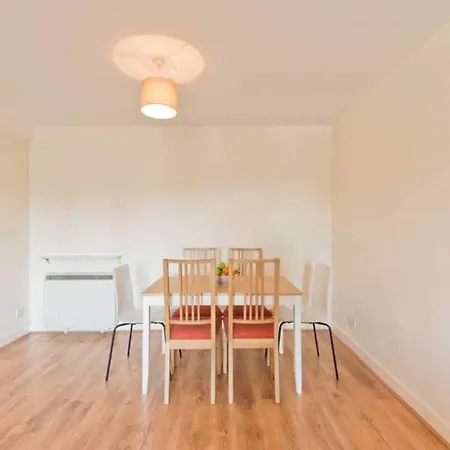 Guestready - Bright 2br Flat Near Castle Apartment *