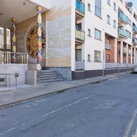 Guestready - Bright 2br Flat Near Castle * Dublin