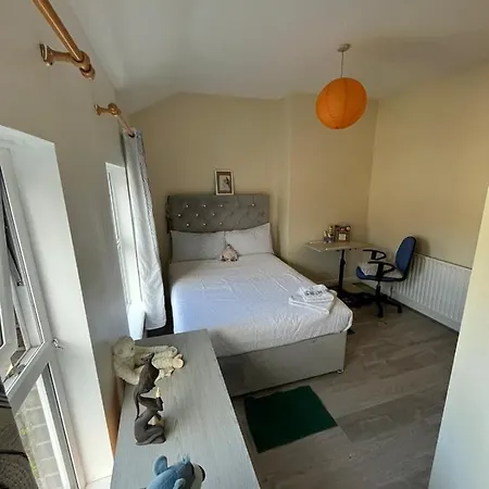 Centre 2 Allen Terrace Phibsborough 7 * Dublin