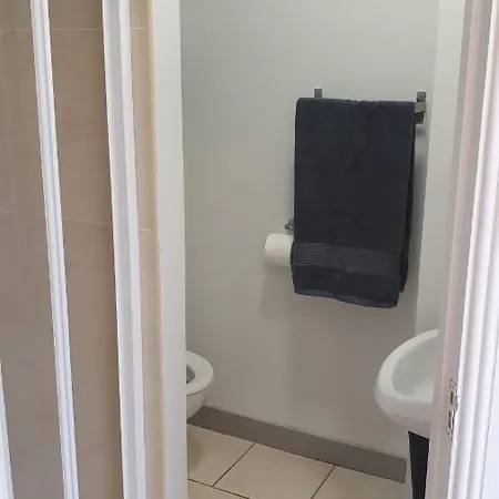 Airport Bed & Breakfast