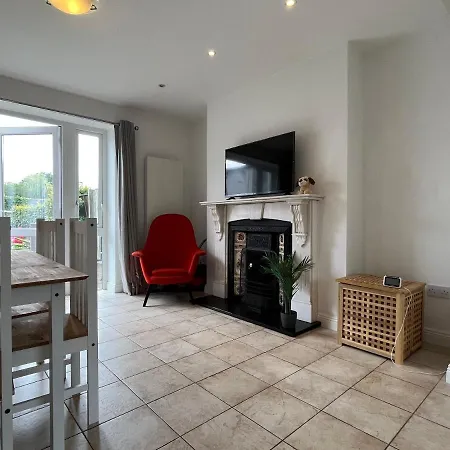 Holiday home Sandymount House & Garden