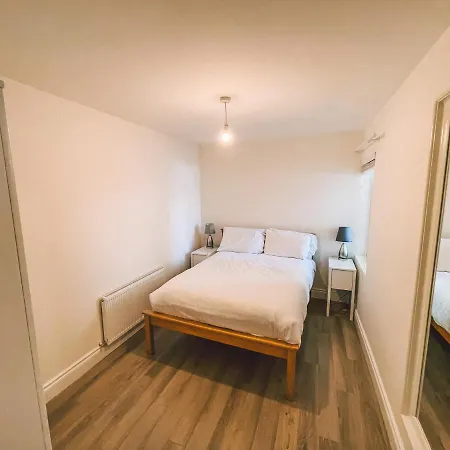 Broc House Апарт-отель