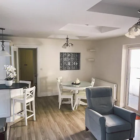 Appart hôtel Broc House 4*