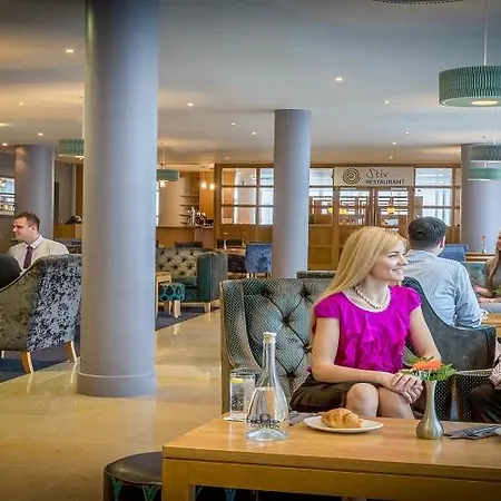 Hotel Clayton Cardiff Lane