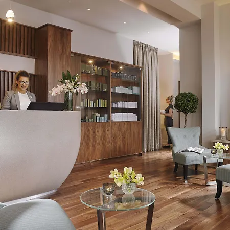 Hotel Castleknock 4*