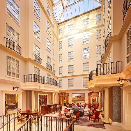 The College Hotel, Autograph Collection Hotell 5*