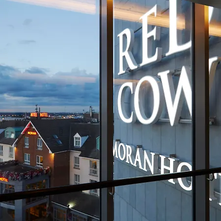 Отель Red Cow Moran