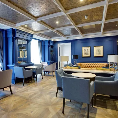 The Davenport 4*