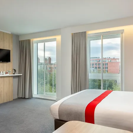Hotel Express Centre By Ihg 3*