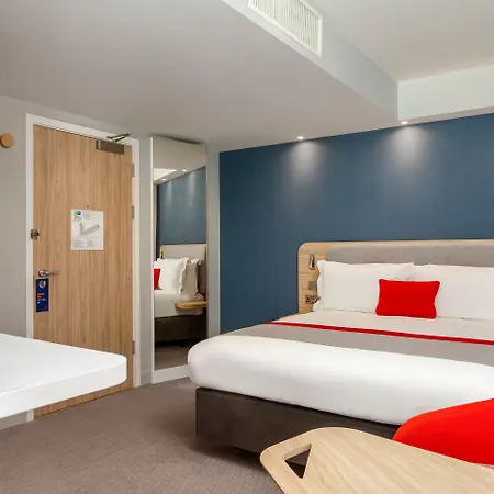 Hotel Express Centre By Ihg 3*