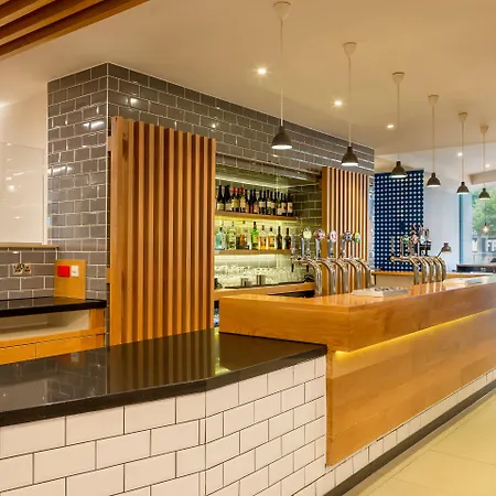 Express Centre By Ihg 3*