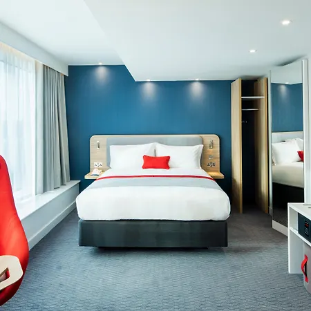 Hotel Express Centre By Ihg 3*