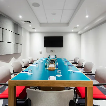 Express Centre By Ihg 3*