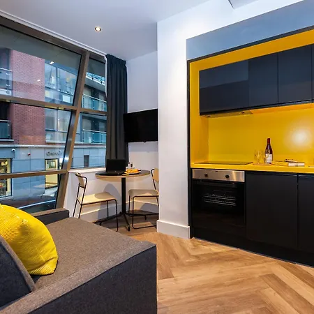 Staycity Castle Aparthotel