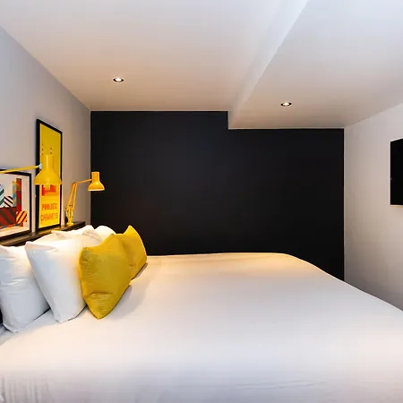 Aparthotel Staycity Castle