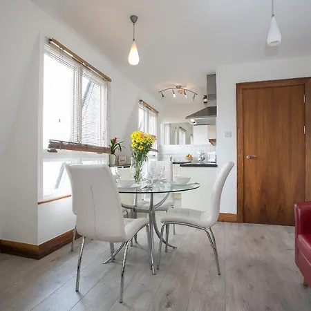Parnell Boulevard Apartment