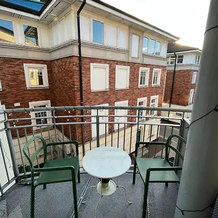 Stylish 2 Bedroom Flat In Dublino