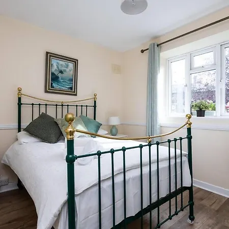 Beautiful 2-bedroom Maisonette * Dublin