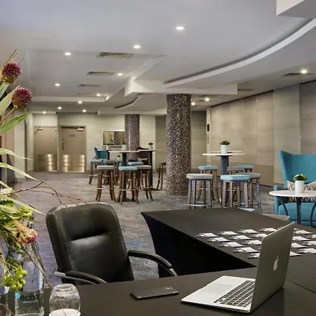 Crowne Plaza Dublin By Ihg Бланчардстаун