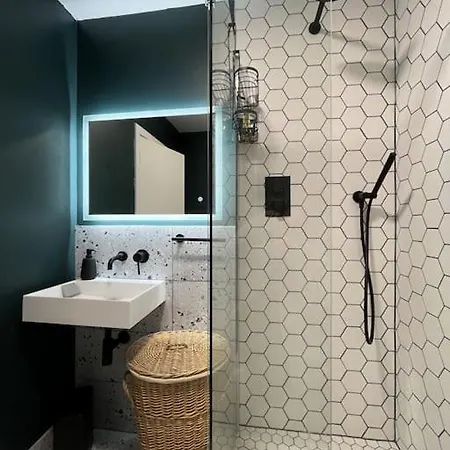 Parkgate Apartment