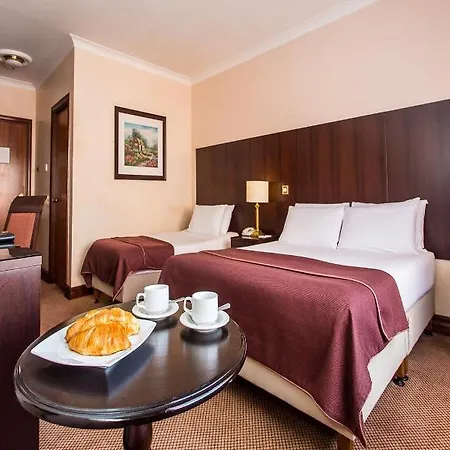酒店 Sheldon Park And Leisure Club 3*