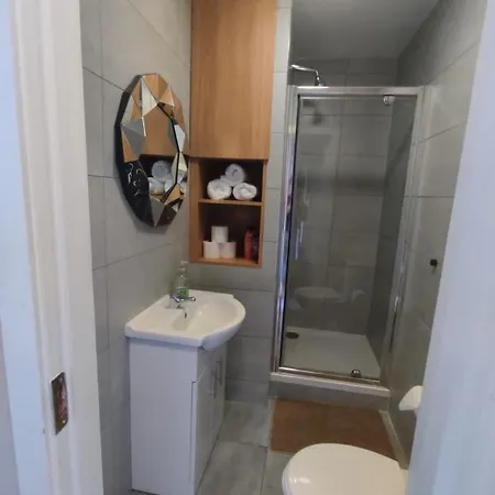 Kgt House Bed & Breakfast 3*