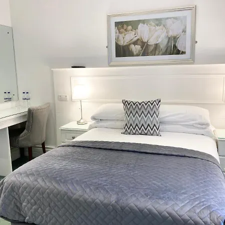 Dergvale Hotel 2*
