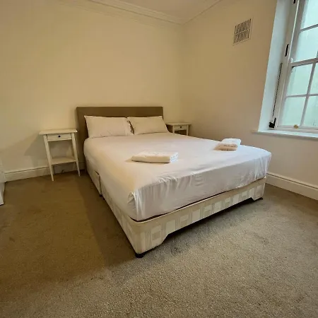 Apartment Leeson St *