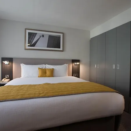 Maldron Pearse Street City 4* דבלין