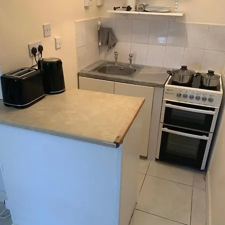 One Bedroom Apartment *