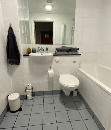 Stunning Modern 2bed Near City& Airport Appartamento Dublino
