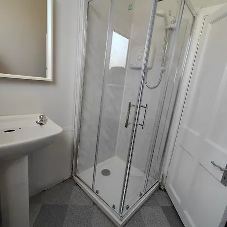 Holiday home Recently Renovated City House *