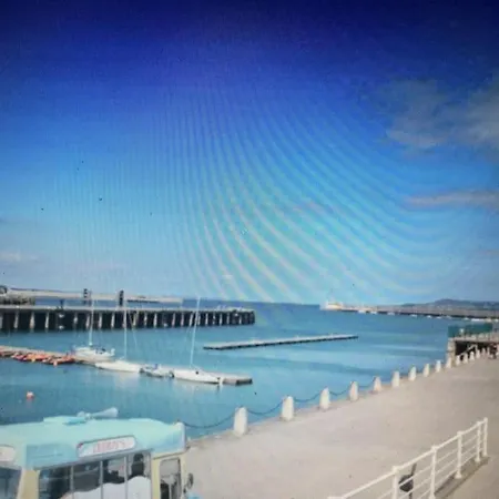 Apartment Beach Gem 5 Adult Spaces Plus Child