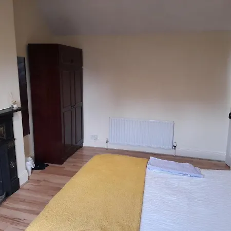 Annesley Park-homestay Ap Homestay Dublin