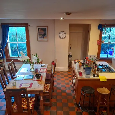 Annesley Park-homestay Ap Homestay Dublin