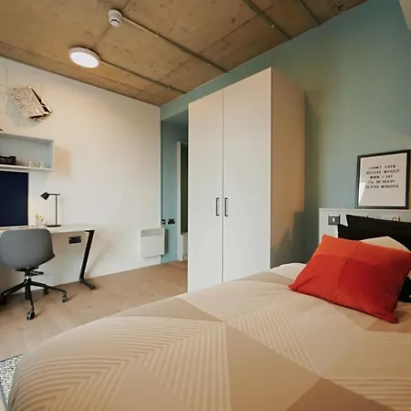 Modern 3 Bedroom And Private Bedrooms At The Loom In Dublin