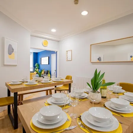 Holiday home The Yellow Door By Shortstays *