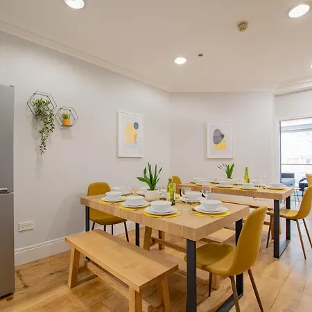 The Yellow Door By Shortstays Casa vacanze *