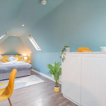 Holiday home The Yellow Door By Shortstays