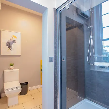 The Yellow Door By Shortstays Casa vacanze