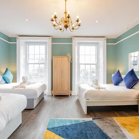 The Yellow Door By Shortstays Casa vacanze *