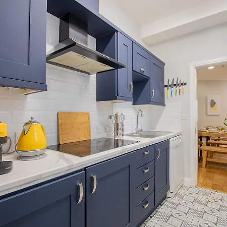 The Yellow Door By Shortstays * Dublin