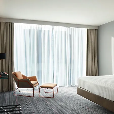 Hotel Moxy 4*