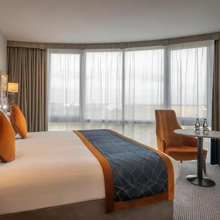 Metro Dublin Airport 4*