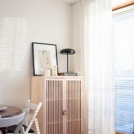 2 Bed 2 Bath With Canal View Apartment *