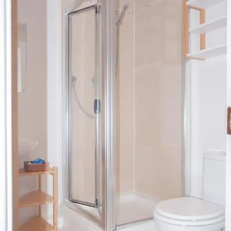 2 Bed 2 Bath With Canal View Apartment Dublin