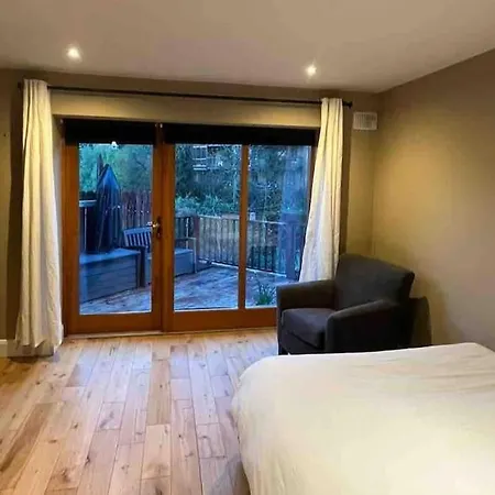 Serene Riverside - Hidden Gem In Villa *