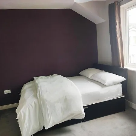 Orchard Way, Shared With An Amazing Double Bedroom With Ensuite Homestay