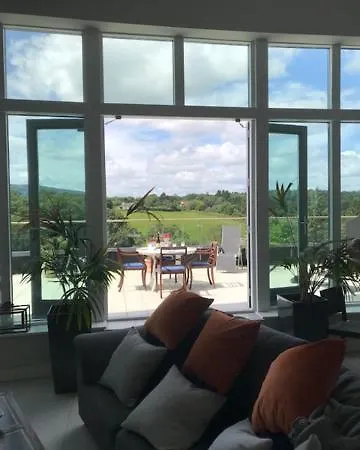 Beautiful Penthouse 18 Apartment *
