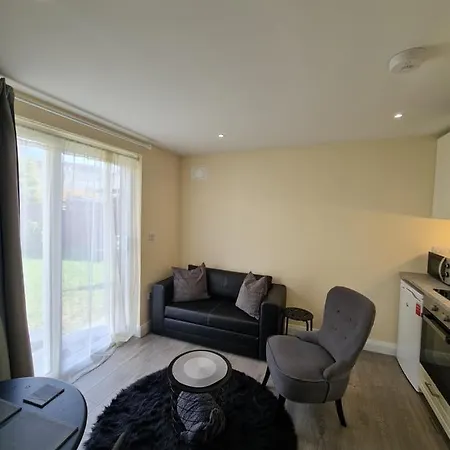 Cosy Self Contained Space Near Airport * Dublino